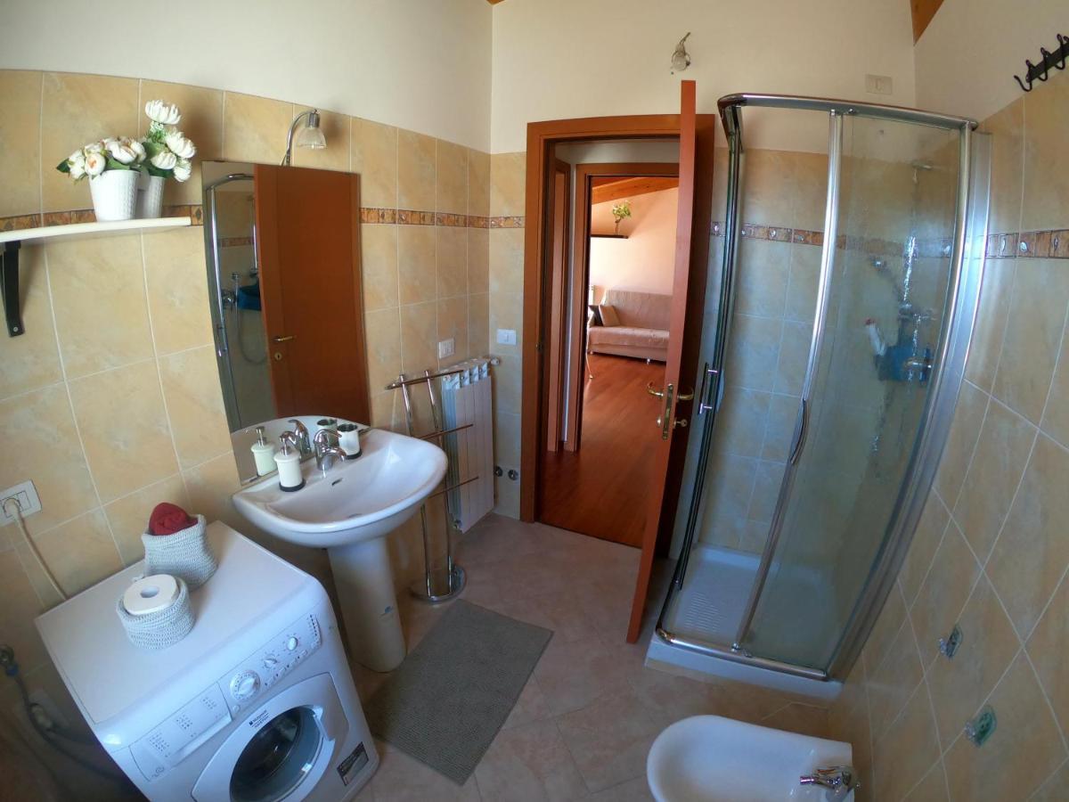 Attico Petfriendly Con Terrazzo, Via Del Borgo Apartment มอนเตซิลวาโน ภายนอก รูปภาพ
