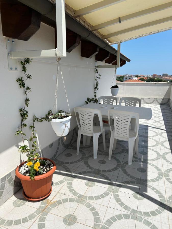 Attico Petfriendly Con Terrazzo, Via Del Borgo Apartment มอนเตซิลวาโน ภายนอก รูปภาพ